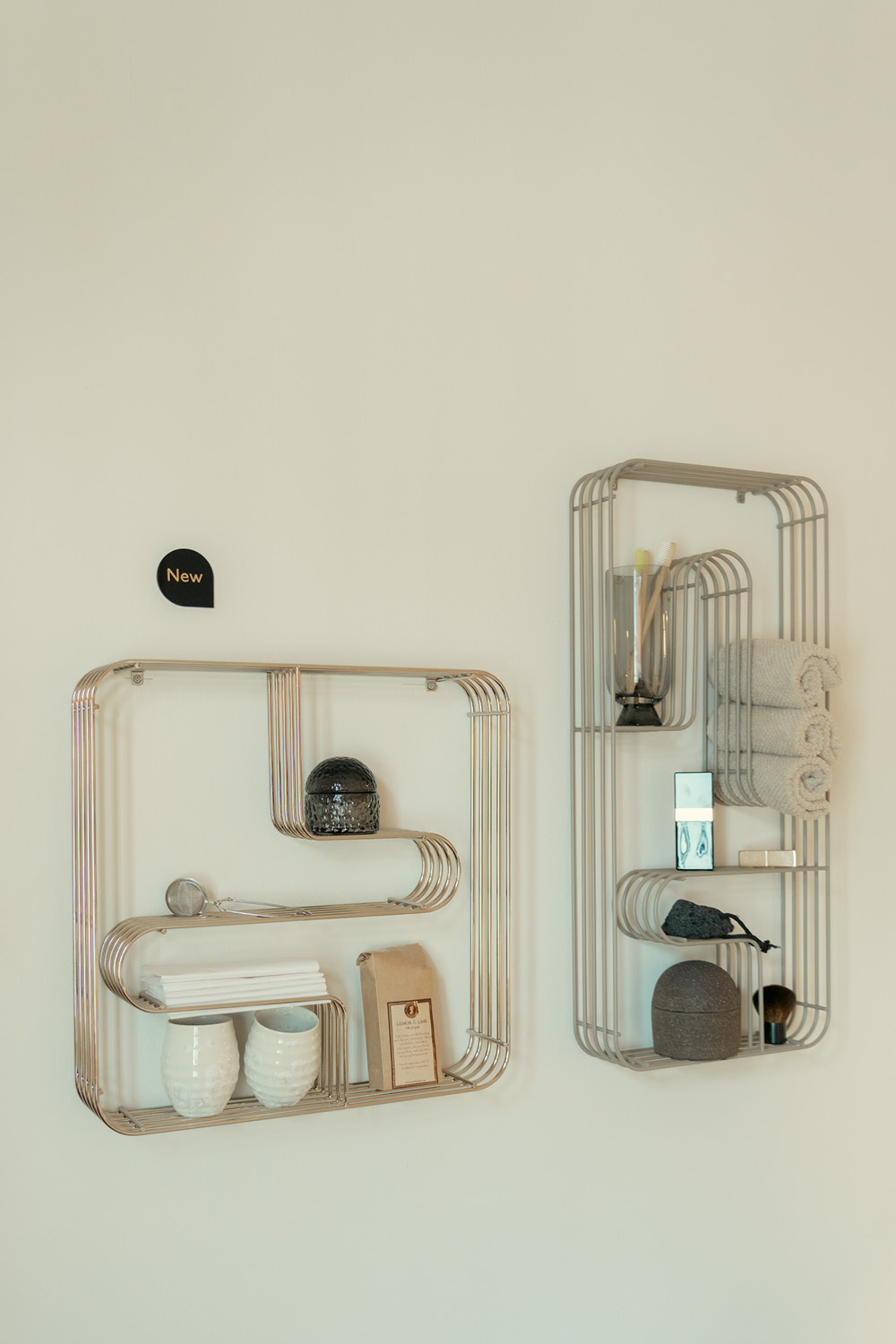 CURVA firkantet displayhylde  CURVA firkantet displayhylde